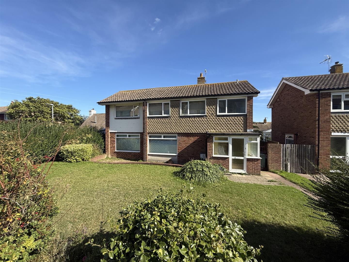 5 Bedroom House - Detached for Sale: £445,000. Bracken Road in Eastbourne, East Sussex
